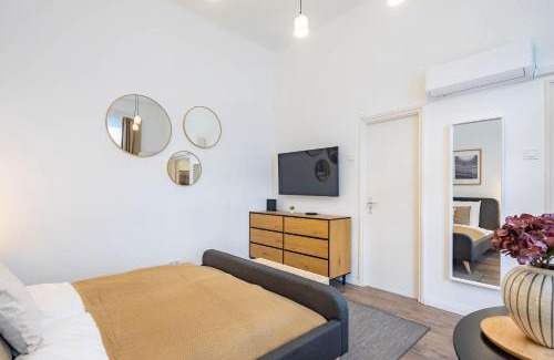 Szentimrevaros Apartment | Central - Stylish - Easy Sleep