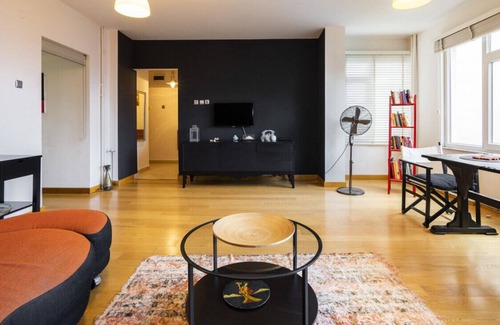 Gayrettepe Apartment | Central Stylish House in Gayrettepe