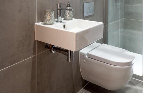 Chaucer Apartment | Central Tower Bridge Apartment