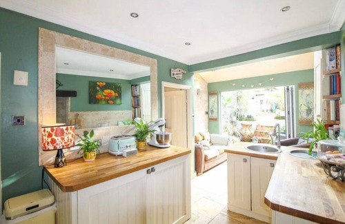 Ripon House | Central townhouse with hot tub jacuzzi bath and 3D TV room