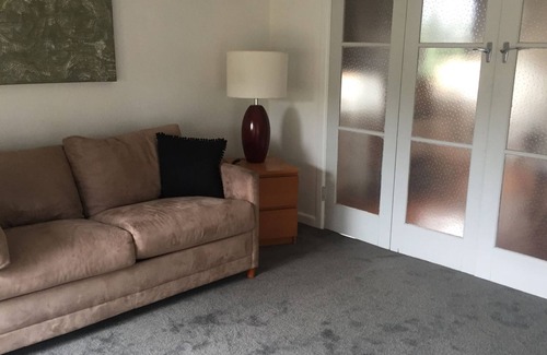 Bendigo House | Central View - Walking Distance to the Fountain