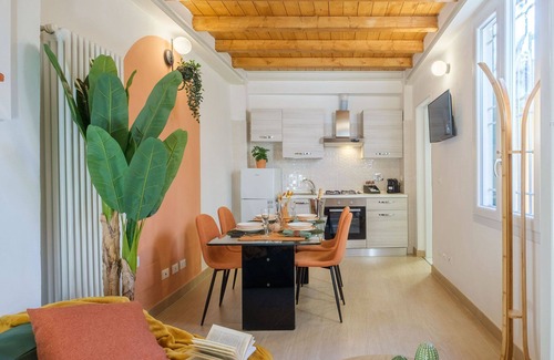Historic Center Villa | Central Villa with Garden | Resté Il Sentiero