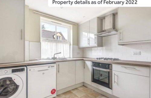 Moreton-in-Marsh House | Central Village Cottage, The Corders
