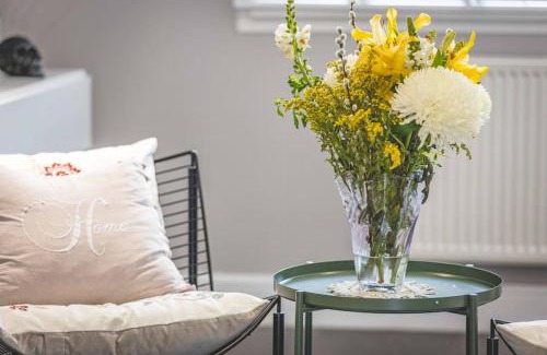 Windsor House | Central Windsor, 5 mins to Legoland, Driveway