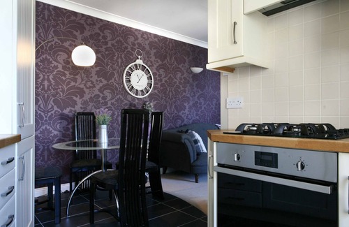 New Town Apartment | Central Yet Quiet Luxury 2 bedroom Flat, Newly Refurbished