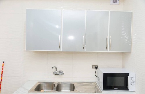 Gombe Apartment | Centralized in Gombe & accessible - 1BR Entire rental unit in Kinshasa