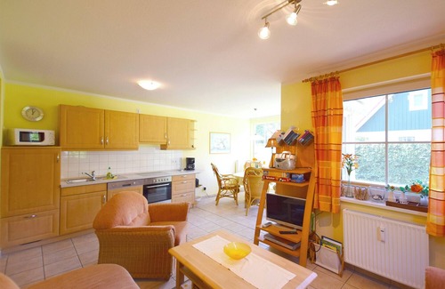 Ostseebad Prerow Apartment | Centrally located apartment for 4 people, south-west facing terrace, washing machine, WLAN
