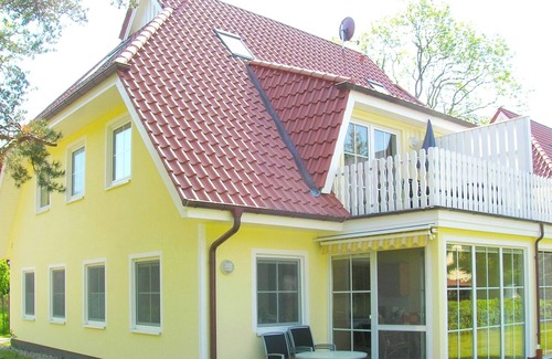 Ostseebad Prerow Apartment | Centrally located apartment for 4 people, south-west facing terrace, washing machine, WLAN