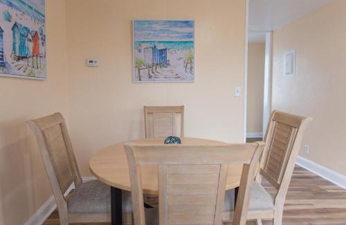 Jacksonville Beach Apartment | Centrally Located Two Bedroom Unit! Close to Everything!