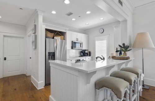 Beach District Condo | Centrally Located in the Beach District - South of 30A- Screened-in Porch!
