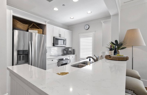 Beach District Condo | Centrally Located in the Beach District - South of 30A- Screened-in Porch!