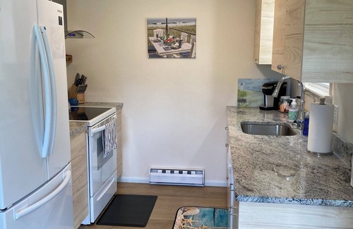 Green Hill House | Centrally Located Beach House