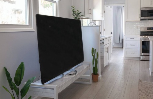 South Pasadena House | Centrally Located, Clean and Modern Home in South Pasadena