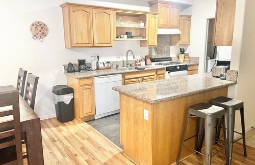 Riverside Apartment | Centrally Located 1BR&1BR Apartment Near UC Riverside, Grocery, & Nature Park.