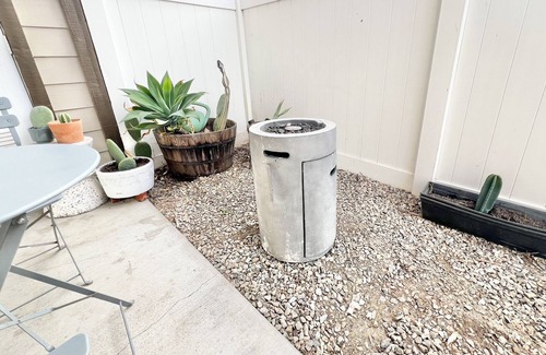 Riverside Apartment | Centrally Located 1BR&1BR Apartment Near UC Riverside, Grocery, & Nature Park.
