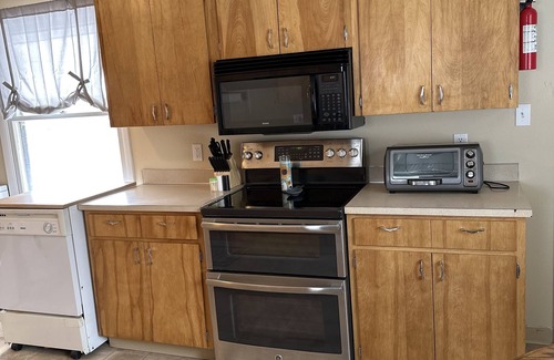Riverton House | Centrally located 2 bedroom home