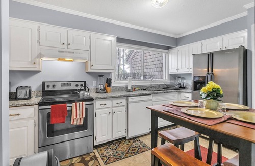 Lithonia Condo | Centrally Located 4BR Stonecrest Condo by RedAwning