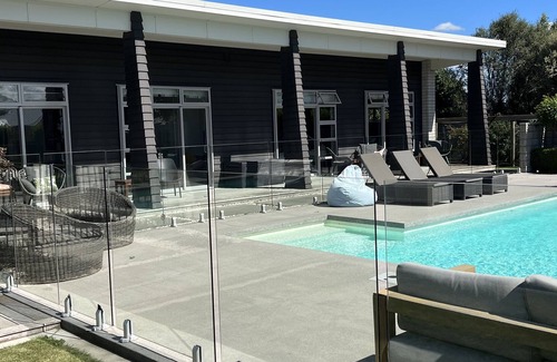 Leamington House | Centrally located accommodation and close to sporting events