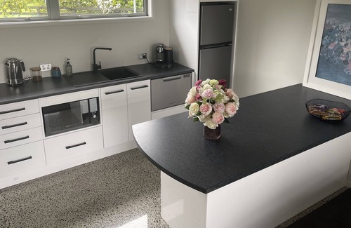 Leamington House | Centrally located accommodation and close to sporting events