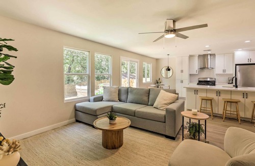 Franklin Park House | Centrally Located Austin Home w/ Large Yard!