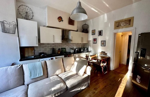 Ferndale Apartment | Centrally Located Brixton Haven