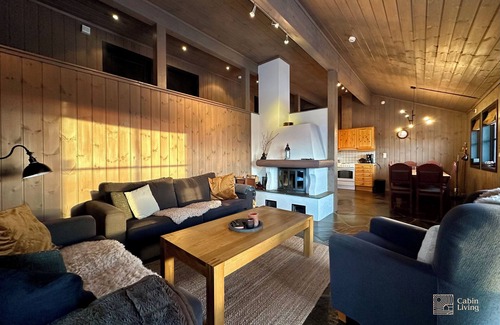Ringsaker House | Centrally located cottage at Sjusjøen ski center.