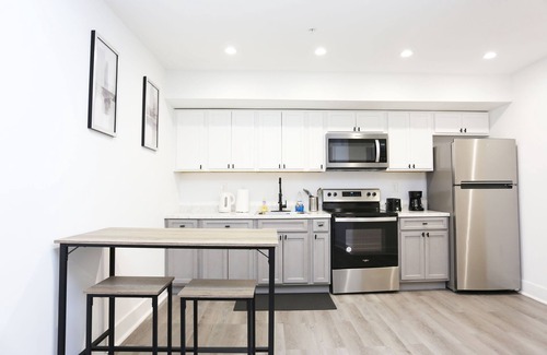 Petworth Bed & Breakfast | Centrally located DC Unit with Garden Views