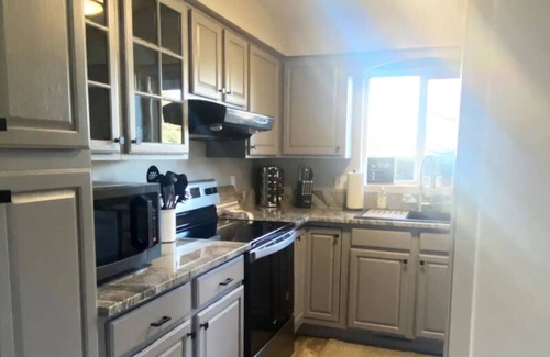 Southeast Boise House | Centrally located furnished home
