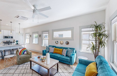 West University House | Centrally located home in Tucson, dog-friendly & fenced in yard!
