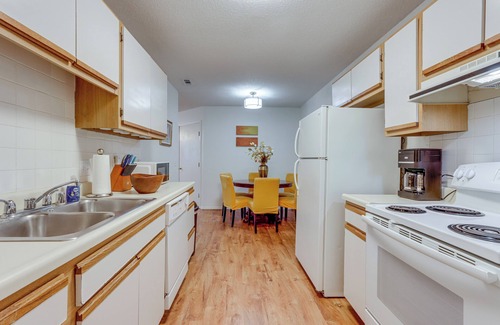 Johnson Apartment | Centrally Located in Nwa; Walk to Wrights Bbq!