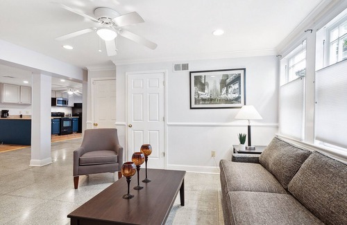 Lakewood Apartment | Centrally located in New Orleans, Perfect for traveling professionals