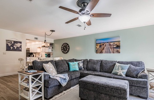 Beaufort House | Centrally located in Beaufort - Perfect for Marine Graduations