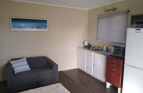 New Plymouth Cottage | Centrally located cottage in quiet location