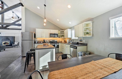 Pinedale House | Centrally Located Pinedale Vacation Rental!