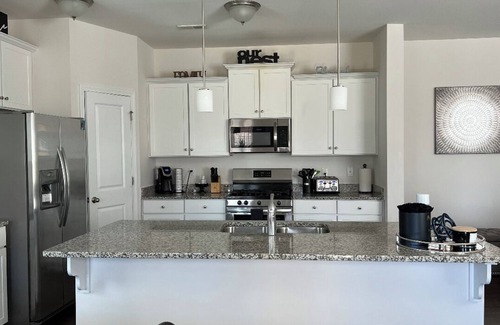 Paw Creek House | centrally-located place. Very spacious, peaceful and clean private back yard