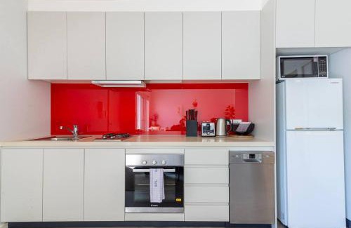 Pyrmont Apartment | Centrally Located Pyrmont Paradise with Patio