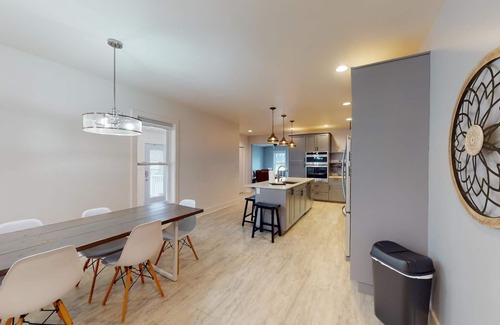 Clear Lake House | Centrally Located - Renovated and Roomy!