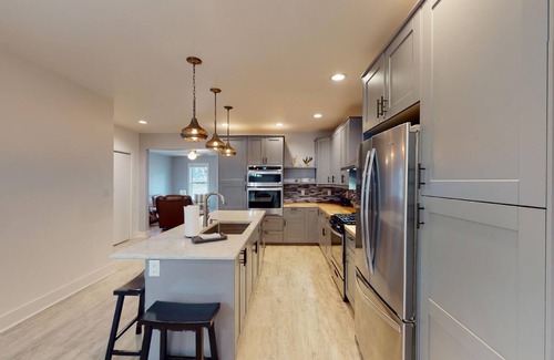 Clear Lake House | Centrally Located - Renovated and Roomy!