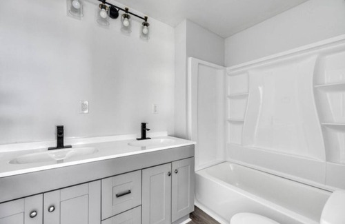 Walterboro House | Centrally Located Serene home away from home. Come be our guest!