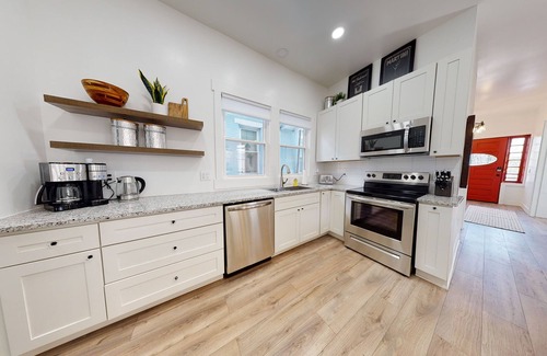 Corryville House | Centrally Located @ The Burnet