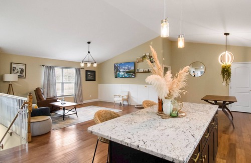 Greene County House | Centrally-located to Greeneville, Jonesborough, Johnson City.
