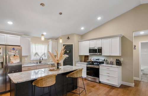 Greene County House | Centrally-located to Greeneville, Jonesborough, Johnson City.