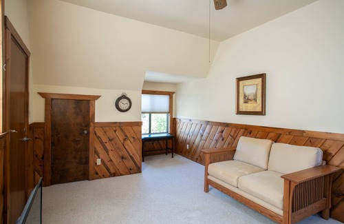 Atascadero Apartment | Centrally located to Wine Country along with a short Drive to the Ocean.