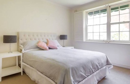 Toorak House | Centrally located Toorak Apartment