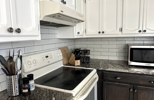 Grandview House | Centrally Located Update3Kingw/dedicate office+Apt