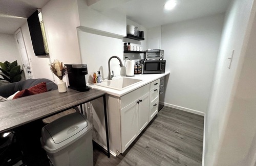 Grandview House | Centrally Located Update3Kingw/dedicate office+Apt