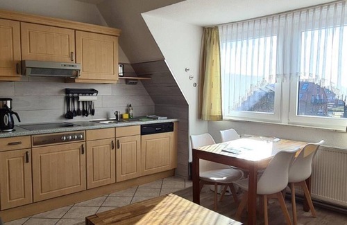 Baltrum Apartment | Centrally located upper floor apartment with 2 bedrooms, close to the beach