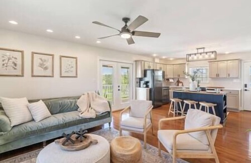 Ashley Oaks House | Centrally Located | Modern Home in the Smokies