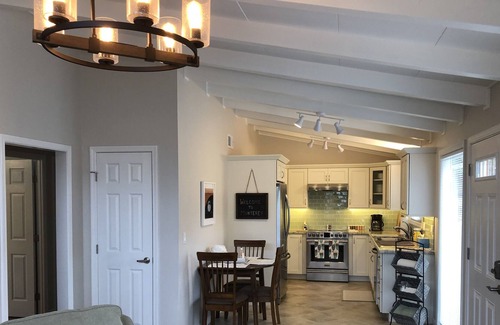Del Rey Oaks House | Centrally located to all that the Monterey area has to offer!