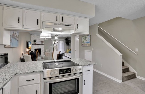 Arlington House | Centrally located, Cozy Family Friendly Home.